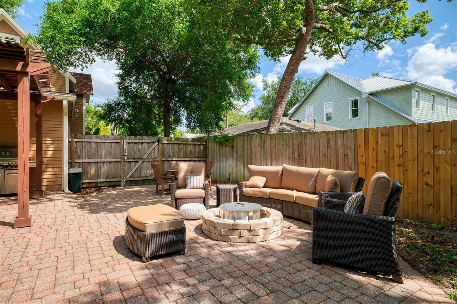 122 N HYER AVE, ORLANDO, FL, 32801