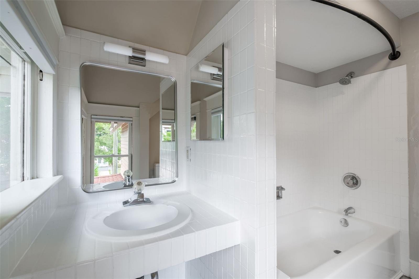 122 N HYER AVE, ORLANDO, FL, 32801