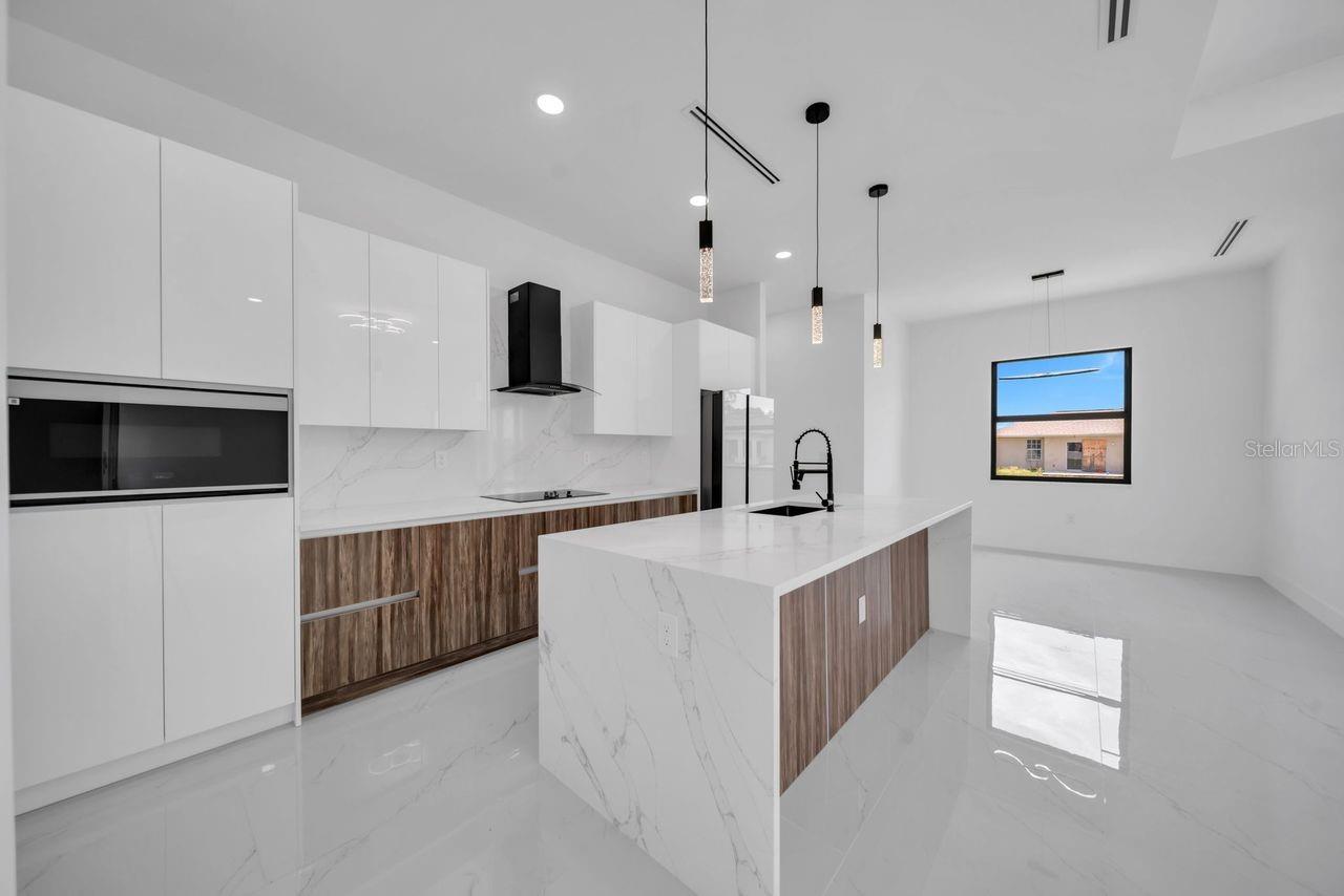 3901 3RD ST SW, LEHIGH ACRES, FL, 33976