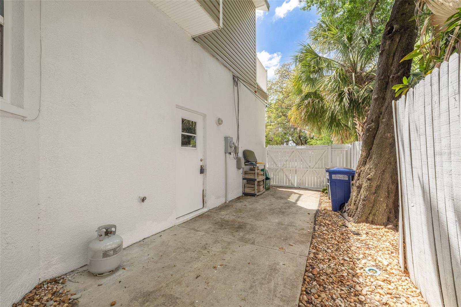 901 VIRGINIA AVE, TARPON SPRINGS, FL, 34689