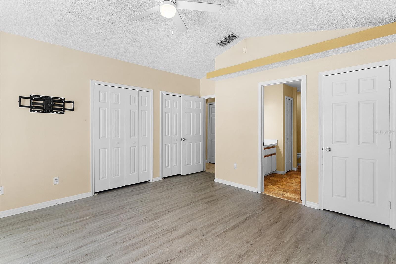 40045 PALM ST, LADY LAKE, FL, 32159