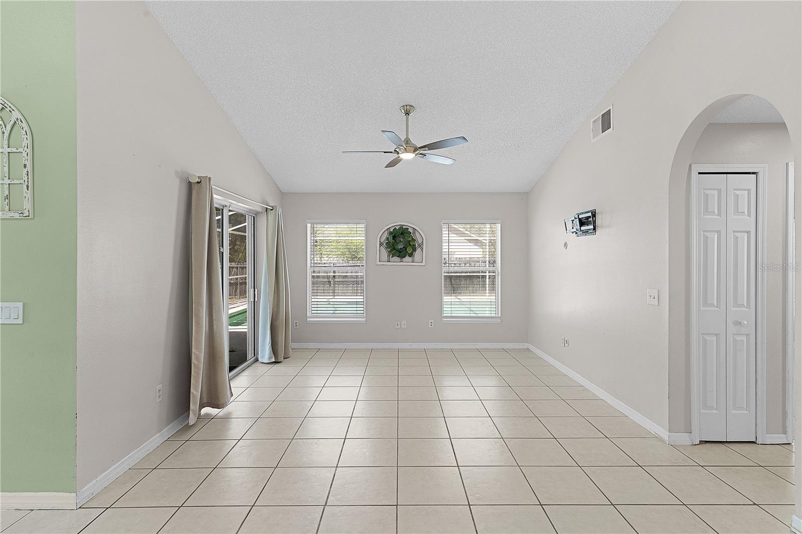 40045 PALM ST, LADY LAKE, FL, 32159