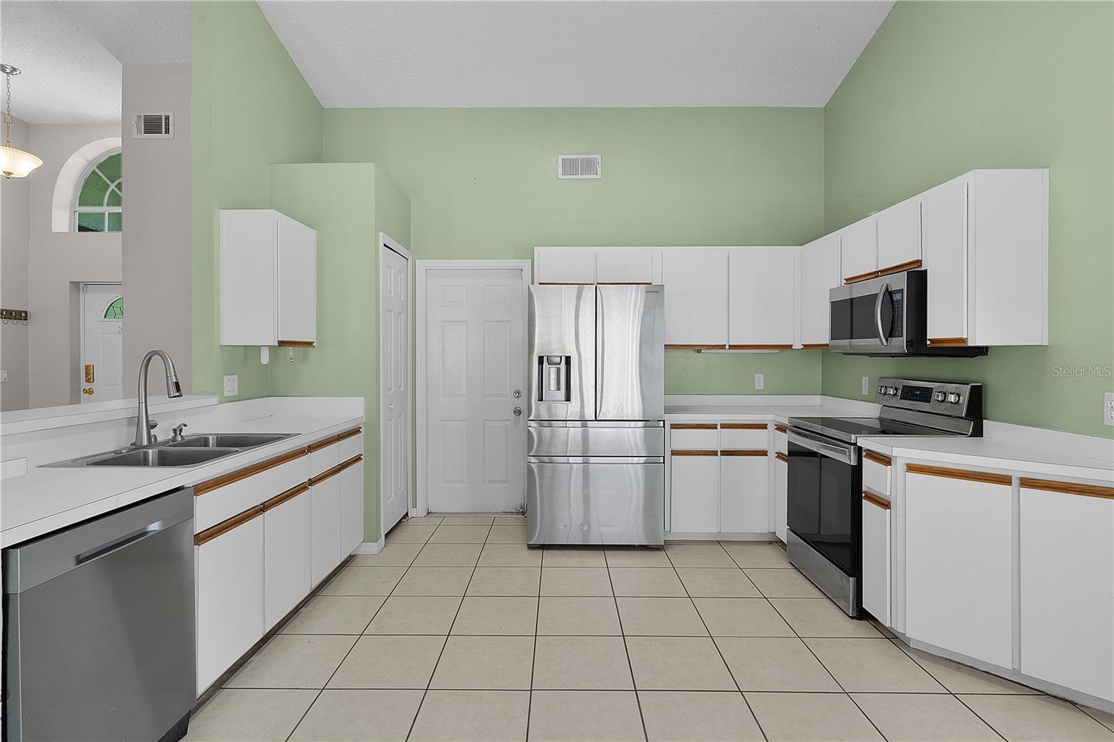 40045 PALM ST, LADY LAKE, FL, 32159