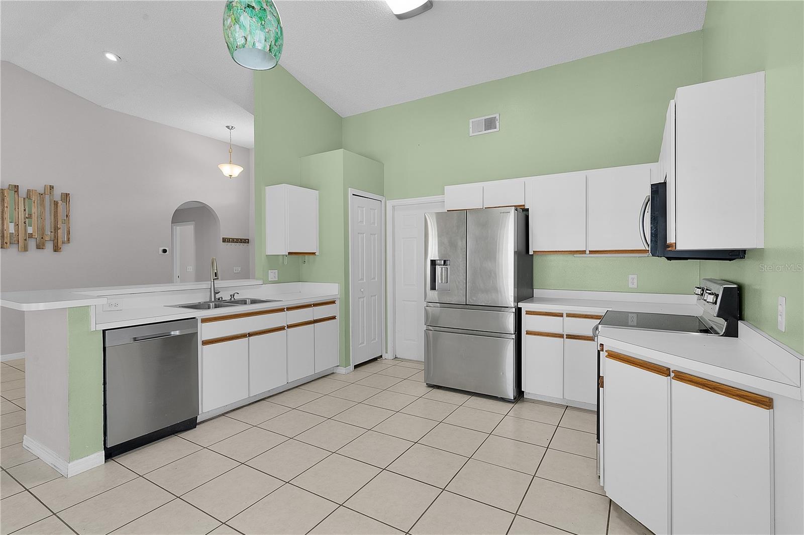 40045 PALM ST, LADY LAKE, FL, 32159