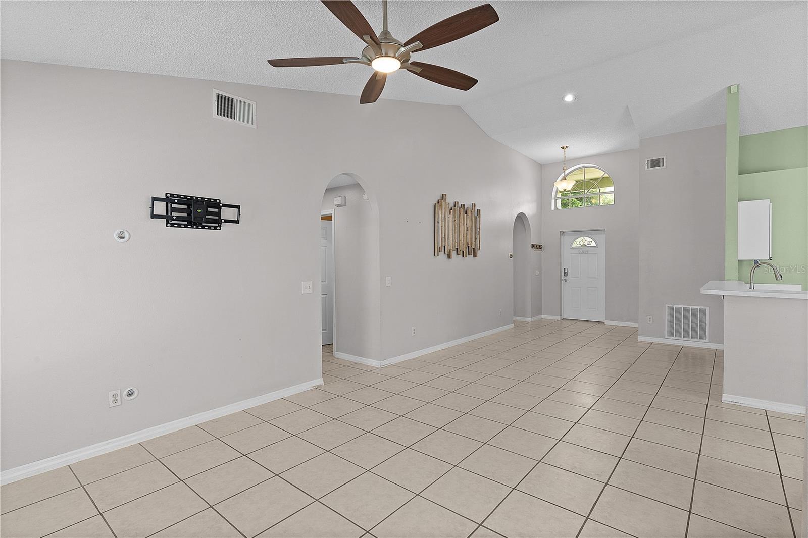 40045 PALM ST, LADY LAKE, FL, 32159