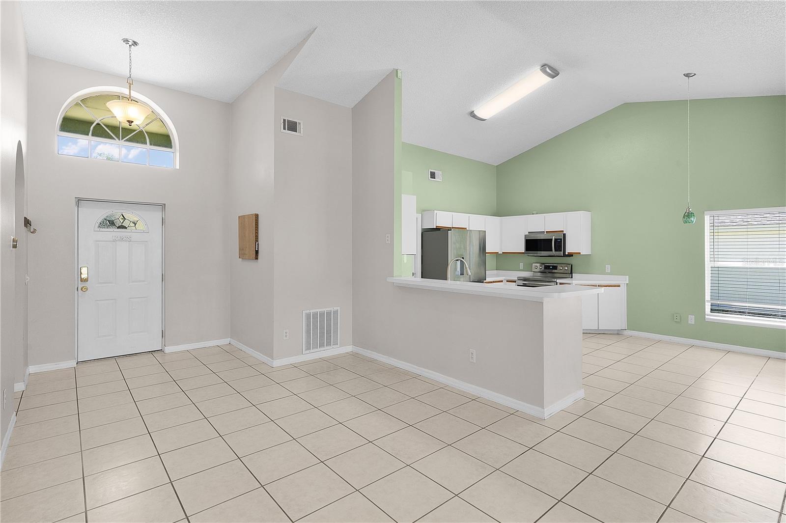 40045 PALM ST, LADY LAKE, FL, 32159