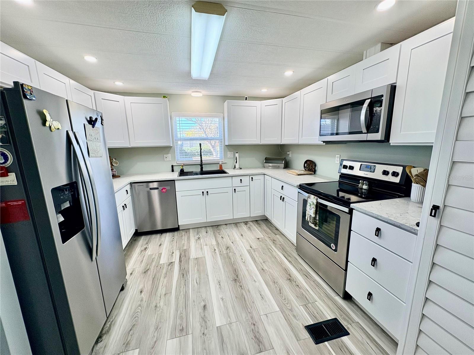 3170 RUNNING DEER DR, NORTH FORT MYERS, FL, 33917