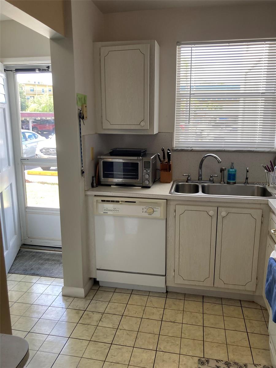 5660 80TH ST N #B107, ST PETERSBURG, FL, 33709