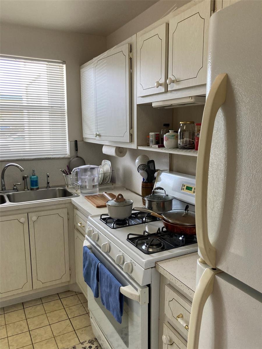 5660 80TH ST N #B107, ST PETERSBURG, FL, 33709