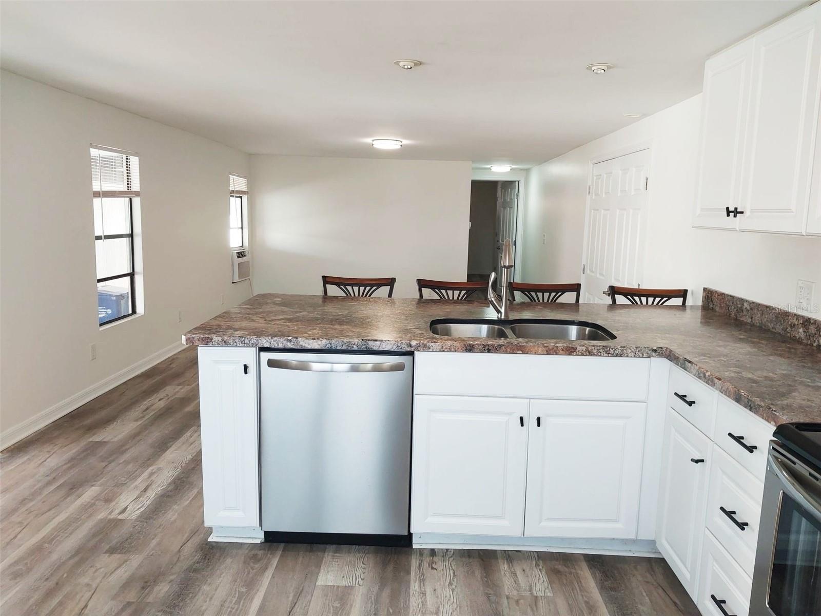 302 52ND AVENUE TER E, BRADENTON, FL, 34203