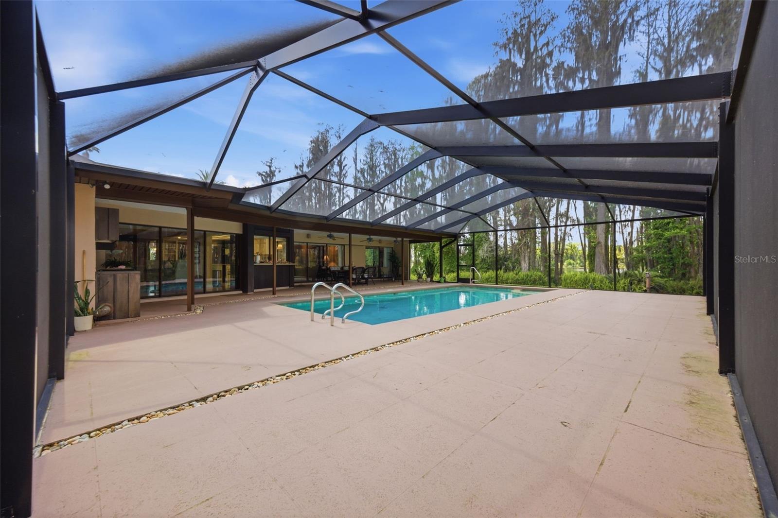 820 NEWBERGER RD, LUTZ, FL, 33549
