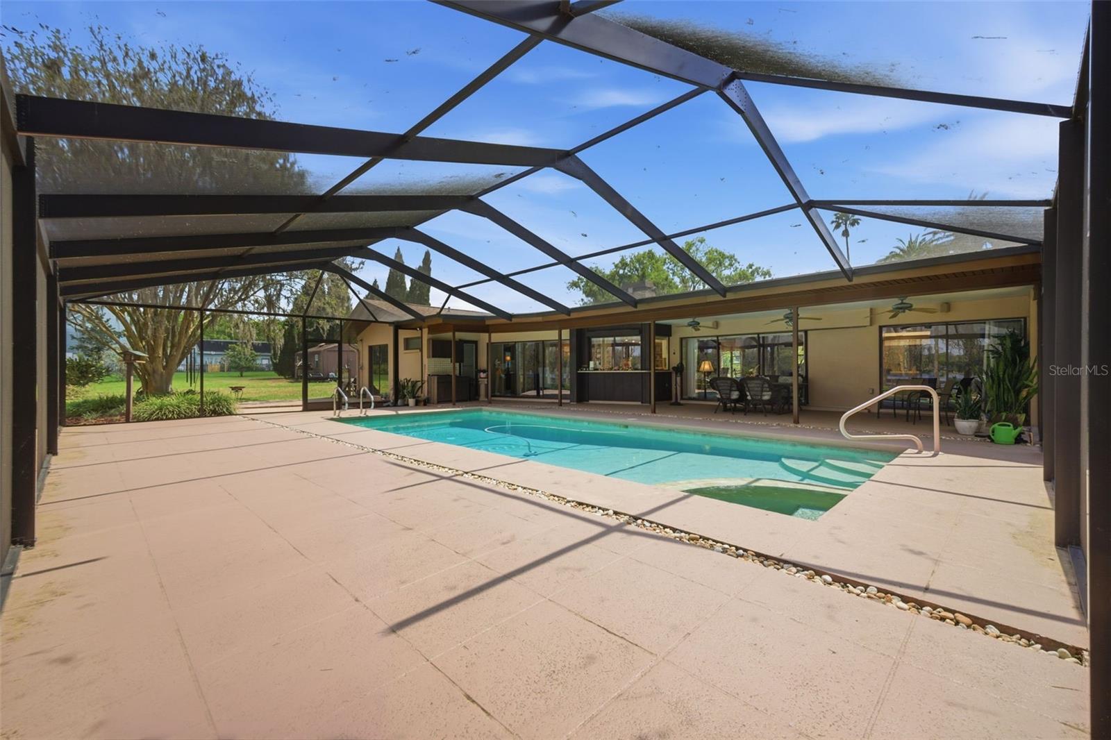 820 NEWBERGER RD, LUTZ, FL, 33549