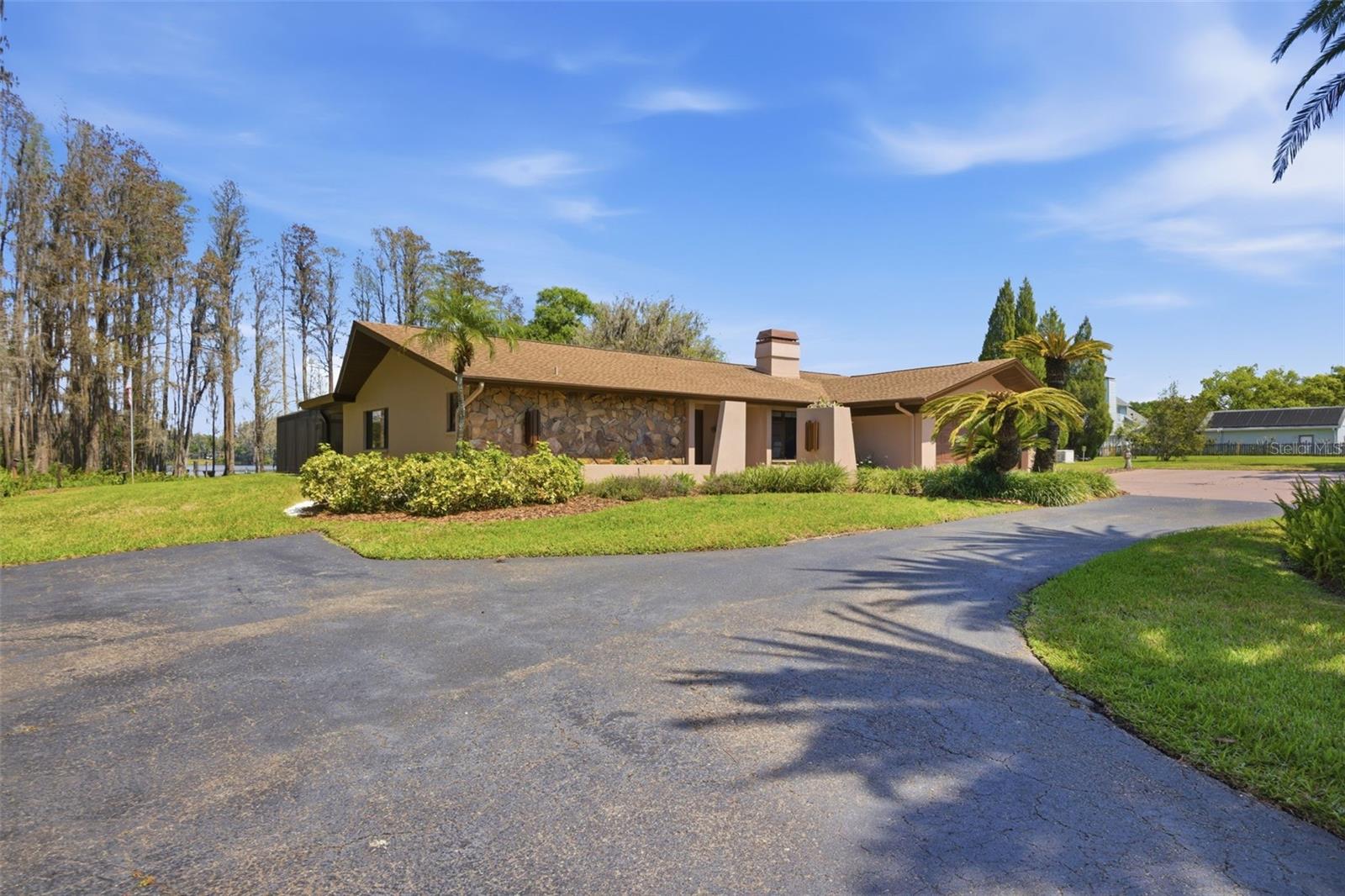 820 NEWBERGER RD, LUTZ, FL, 33549