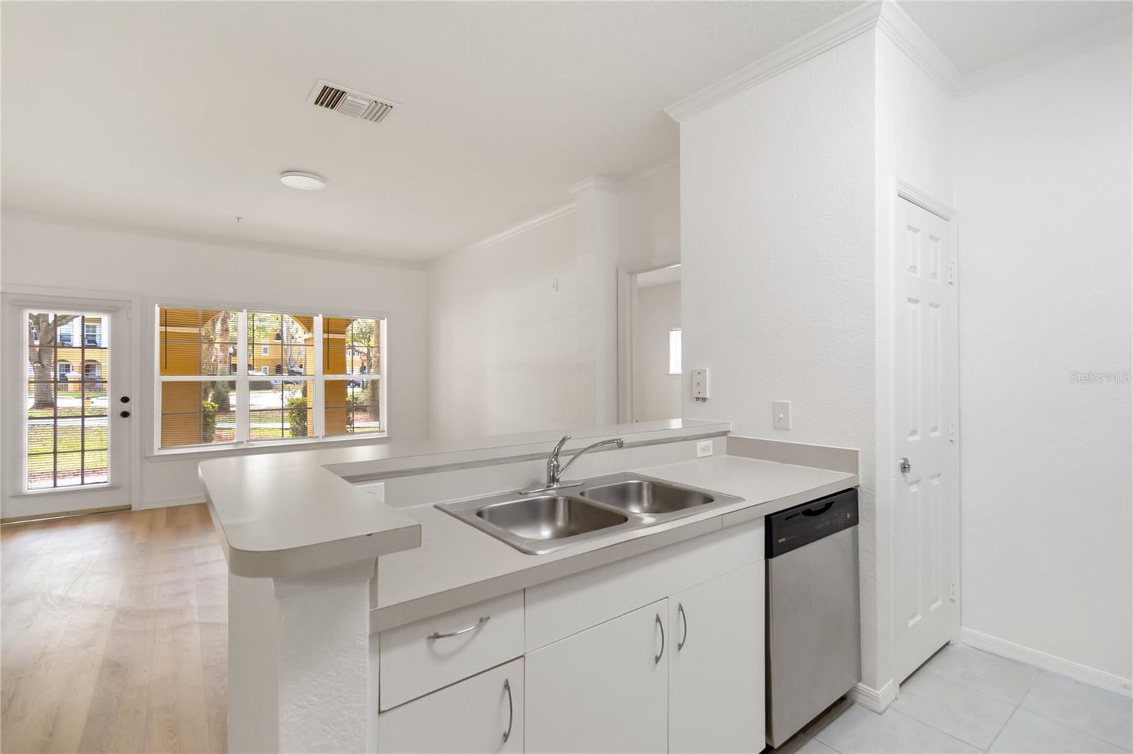 3599 CONROY RD #915, ORLANDO, FL, 32839