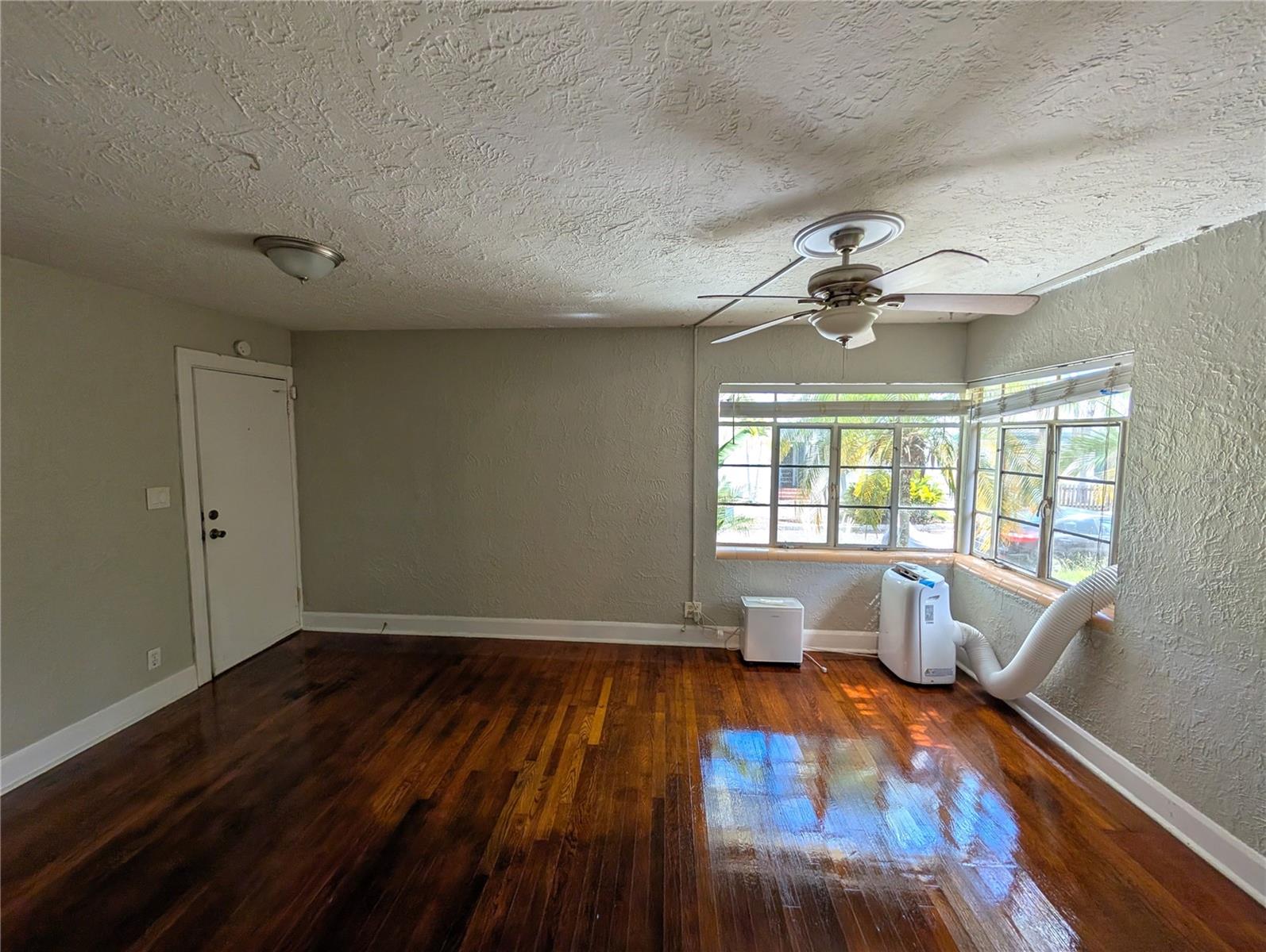 520 N 11TH AVE N #1, ST PETERSBURG, FL, 33701