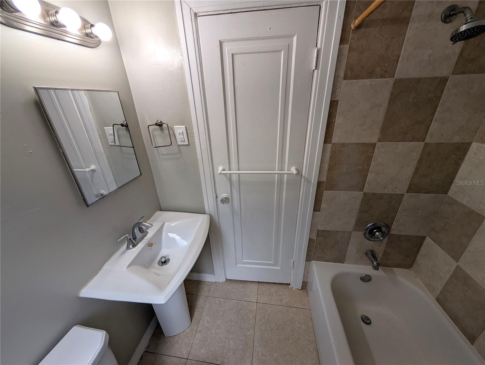 520 N 11TH AVE N #1, ST PETERSBURG, FL, 33701