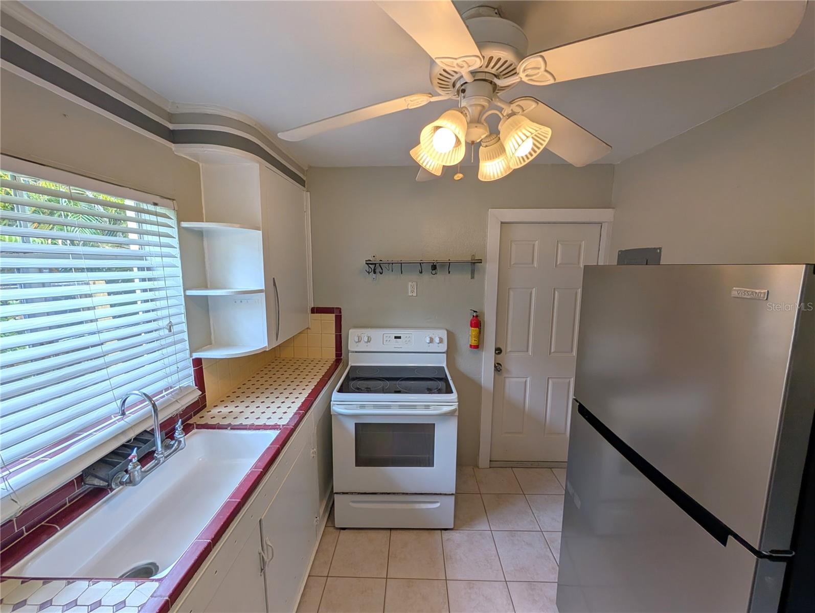 520 N 11TH AVE N #1, ST PETERSBURG, FL, 33701