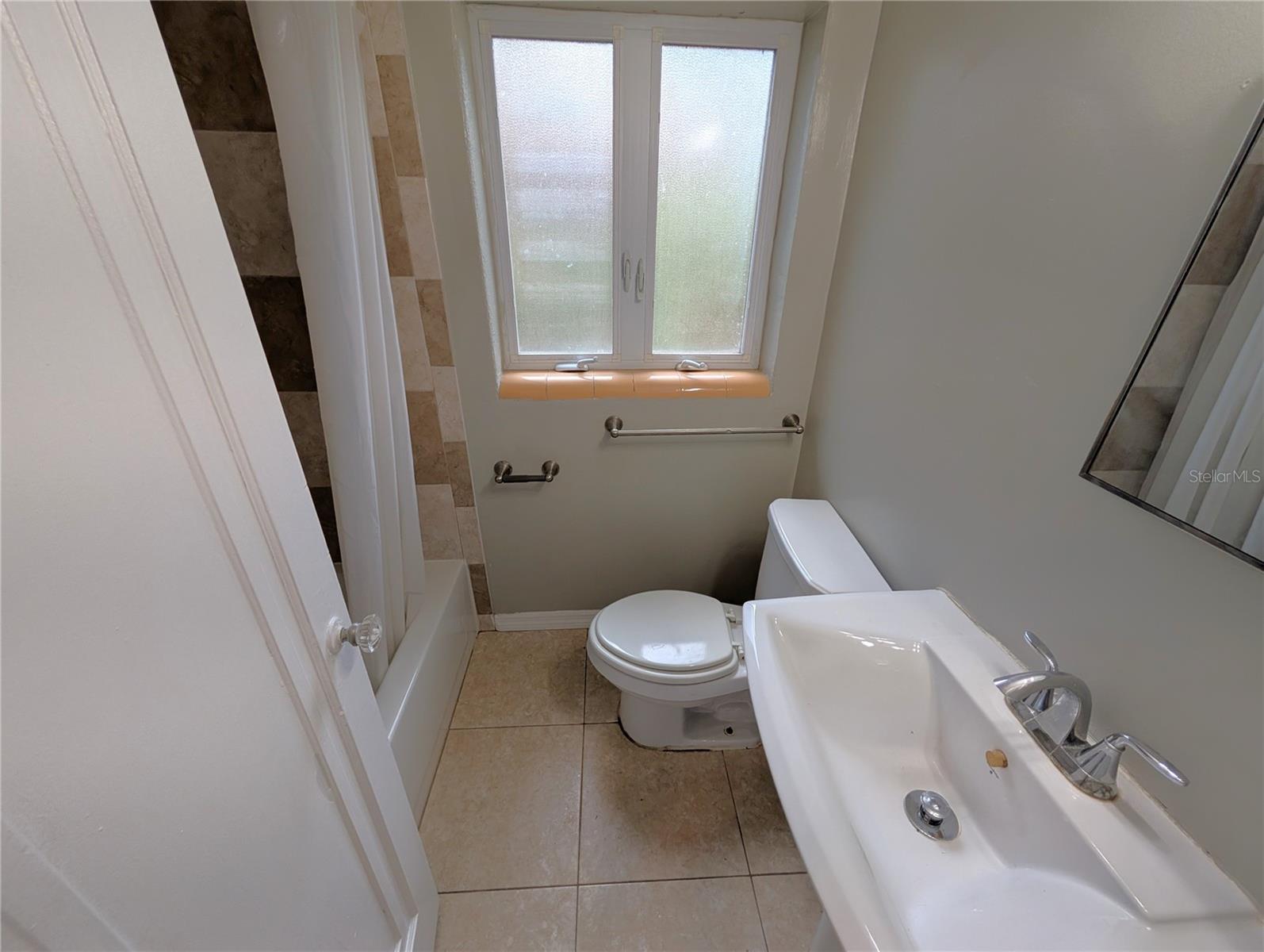 520 N 11TH AVE N #1, ST PETERSBURG, FL, 33701