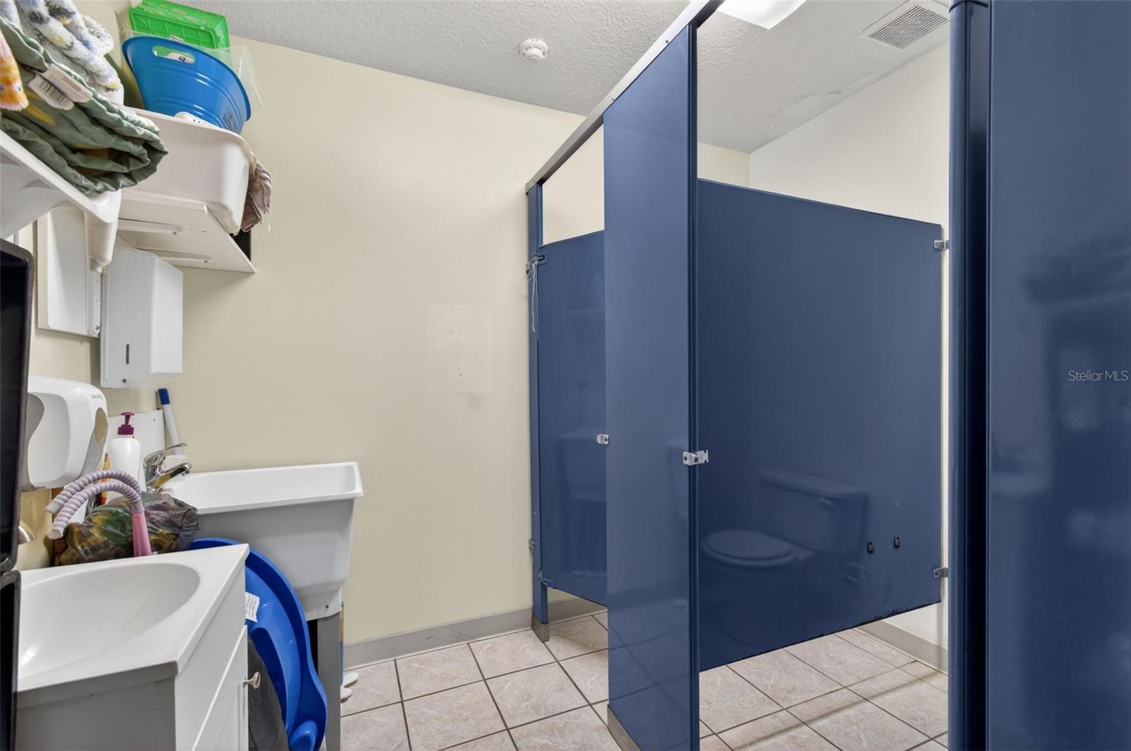 951 E HATHAWAY AVE, BRONSON, FL, 32621