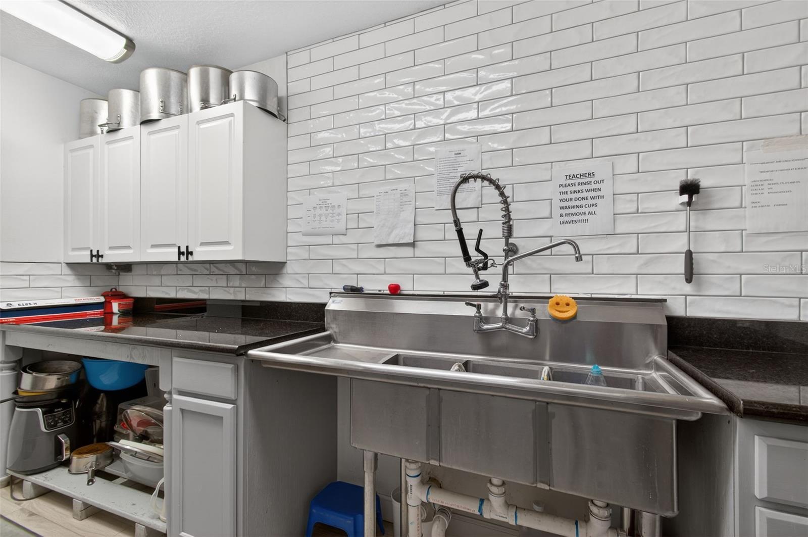 951 E HATHAWAY AVE, BRONSON, FL, 32621