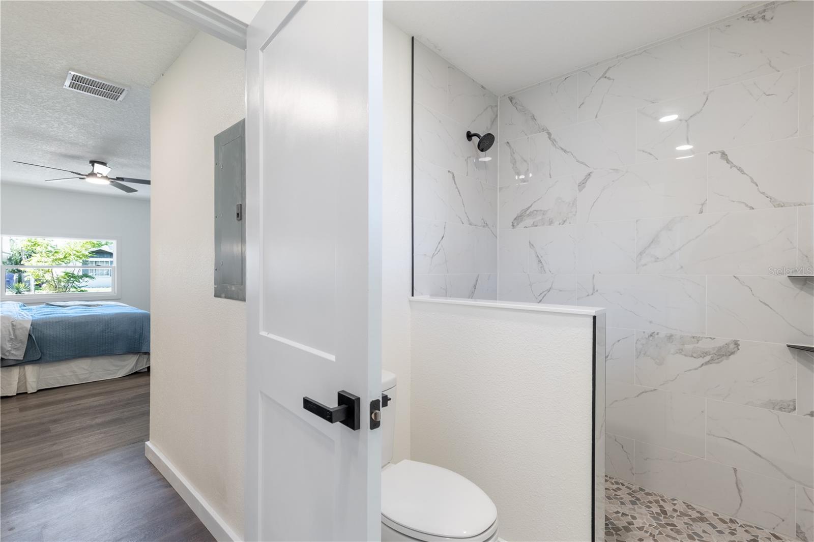 1201 SHERMAN AVE, TAVARES, FL, 32778