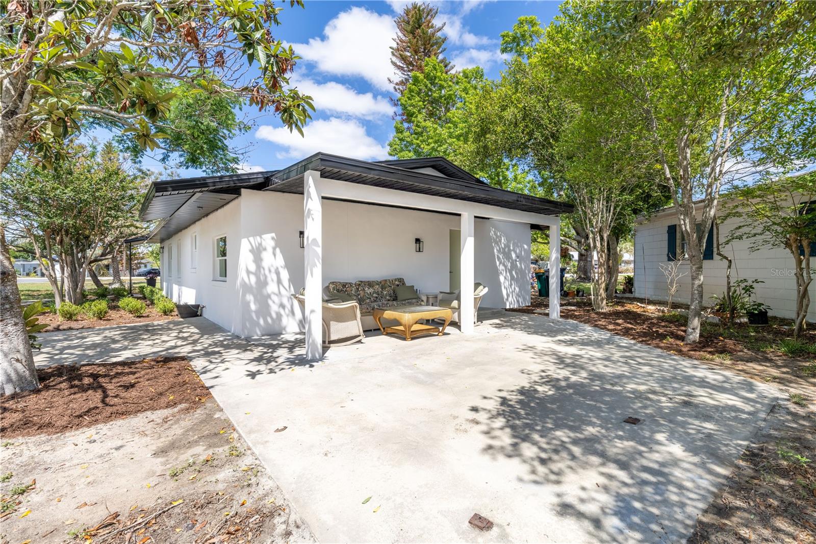 1201 SHERMAN AVE, TAVARES, FL, 32778