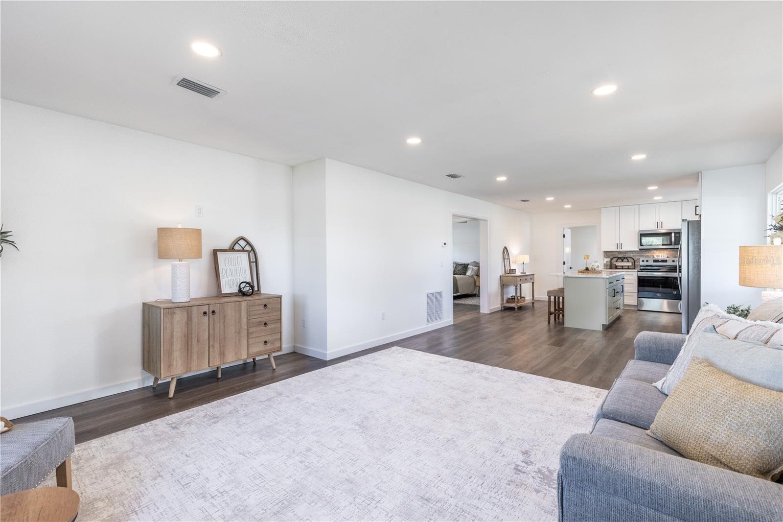 1201 SHERMAN AVE, TAVARES, FL, 32778