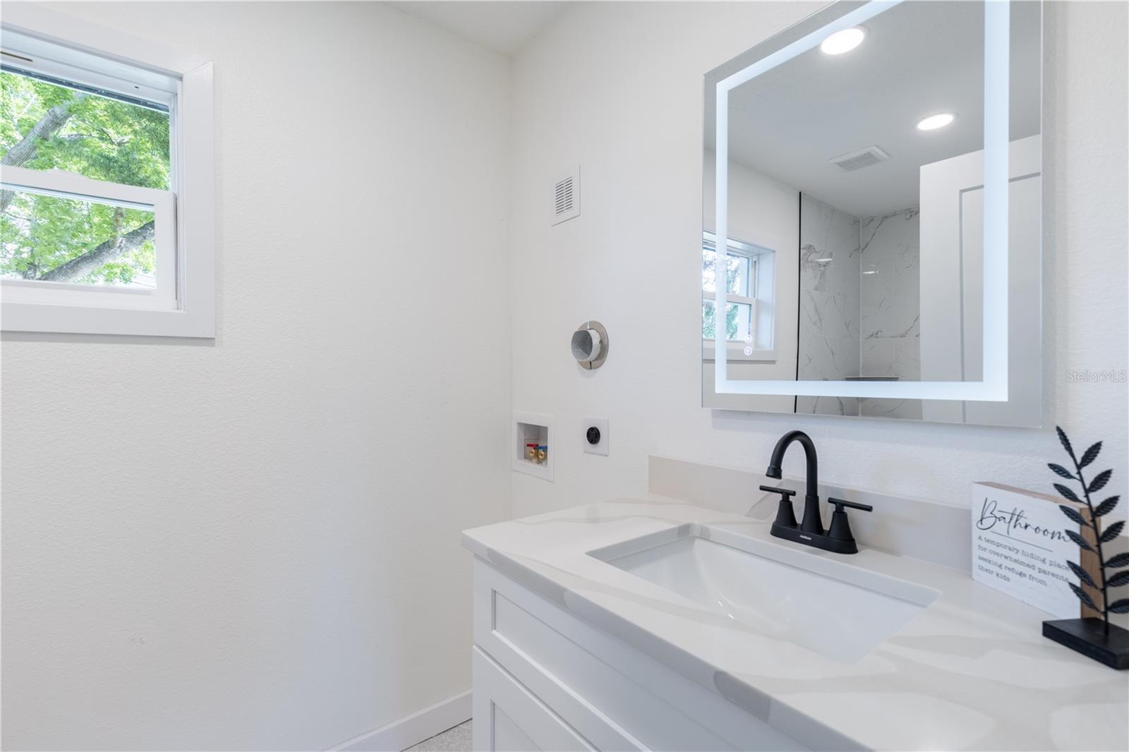 1201 SHERMAN AVE, TAVARES, FL, 32778