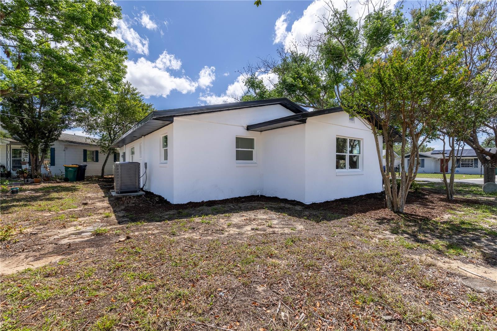 1201 SHERMAN AVE, TAVARES, FL, 32778