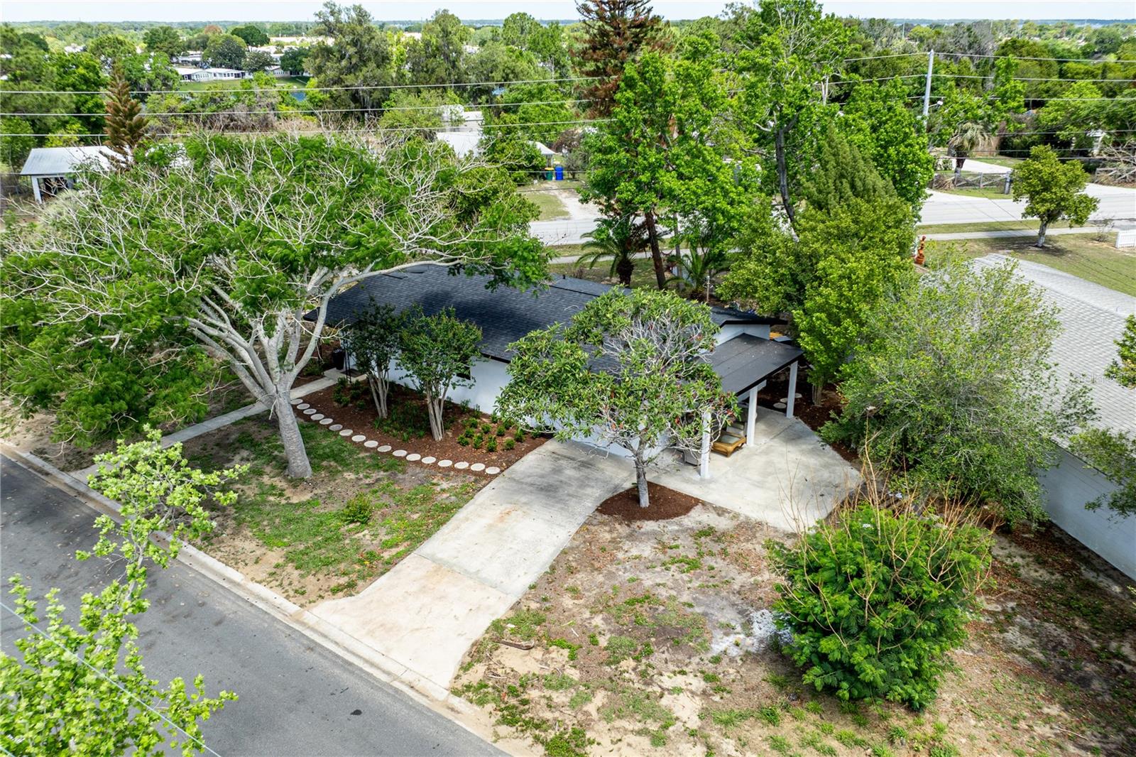 1201 SHERMAN AVE, TAVARES, FL, 32778