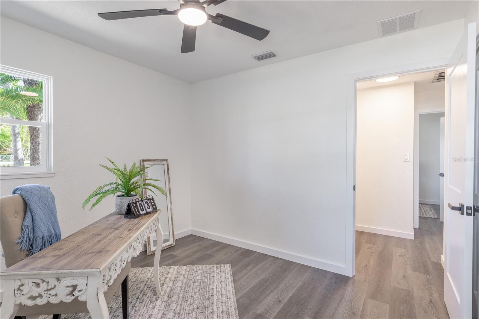 1201 SHERMAN AVE, TAVARES, FL, 32778