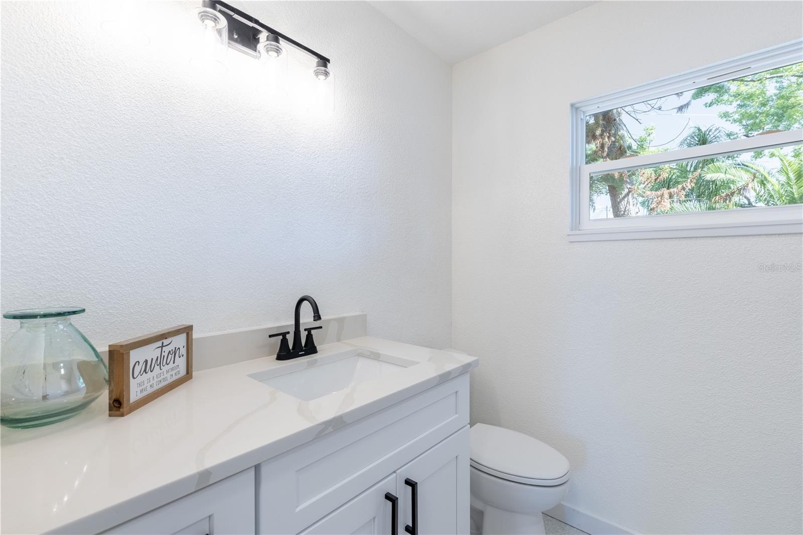 1201 SHERMAN AVE, TAVARES, FL, 32778