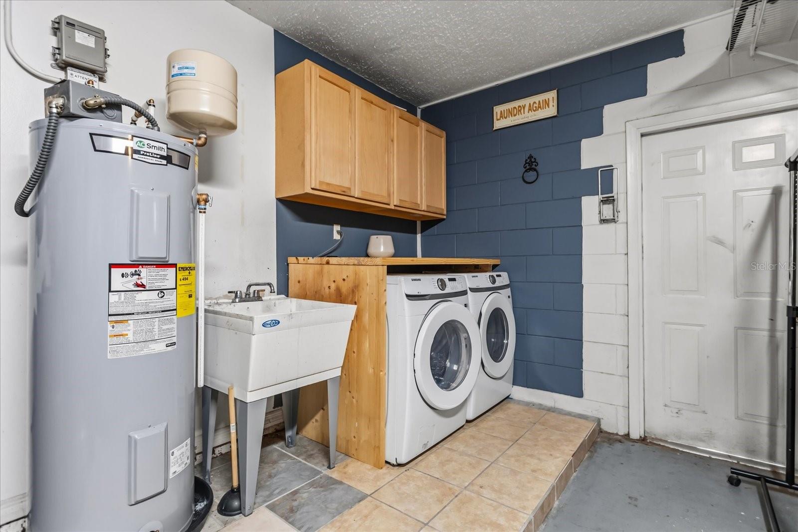 817 E HARBOUR CT, OCOEE, FL, 34761