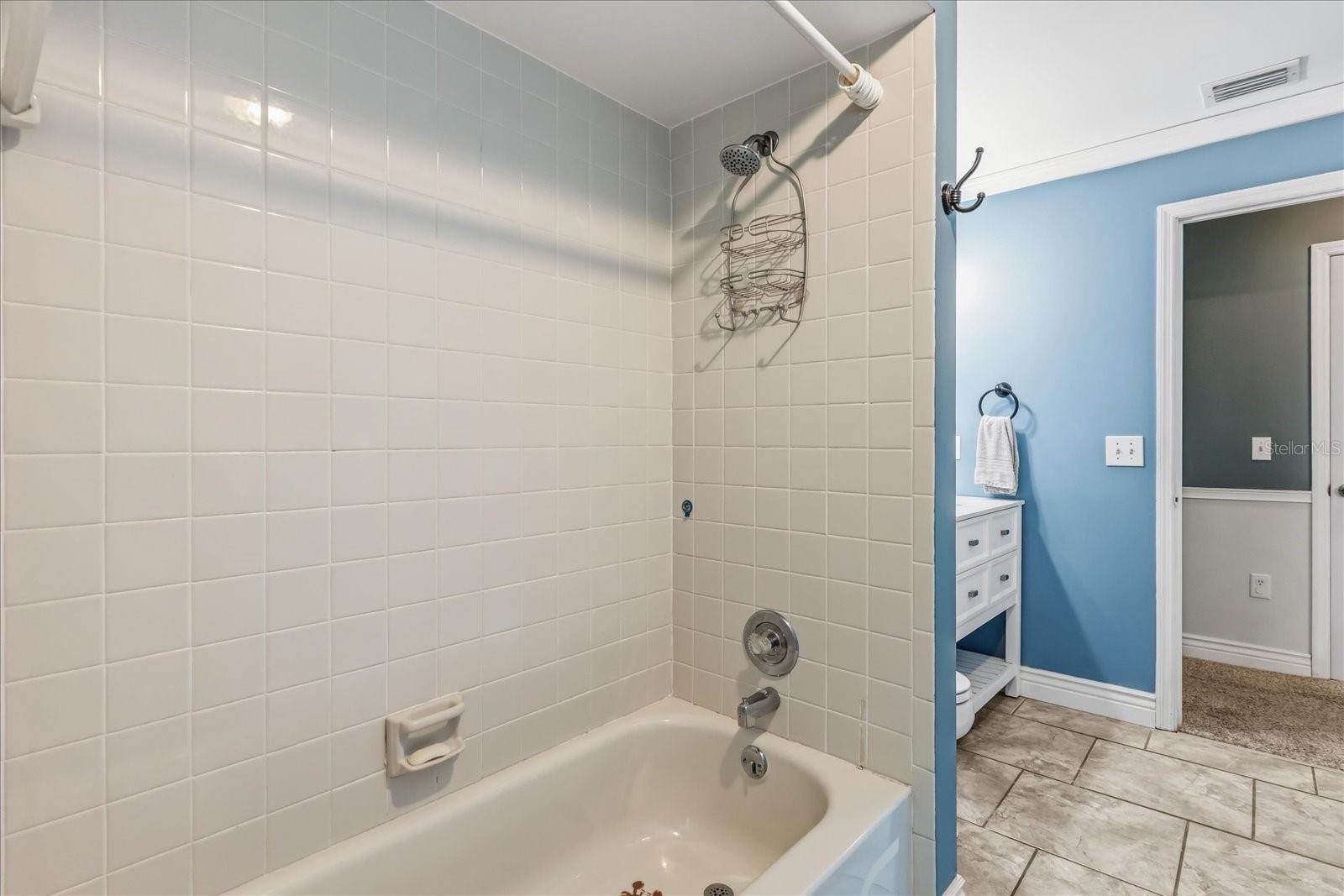 817 E HARBOUR CT, OCOEE, FL, 34761