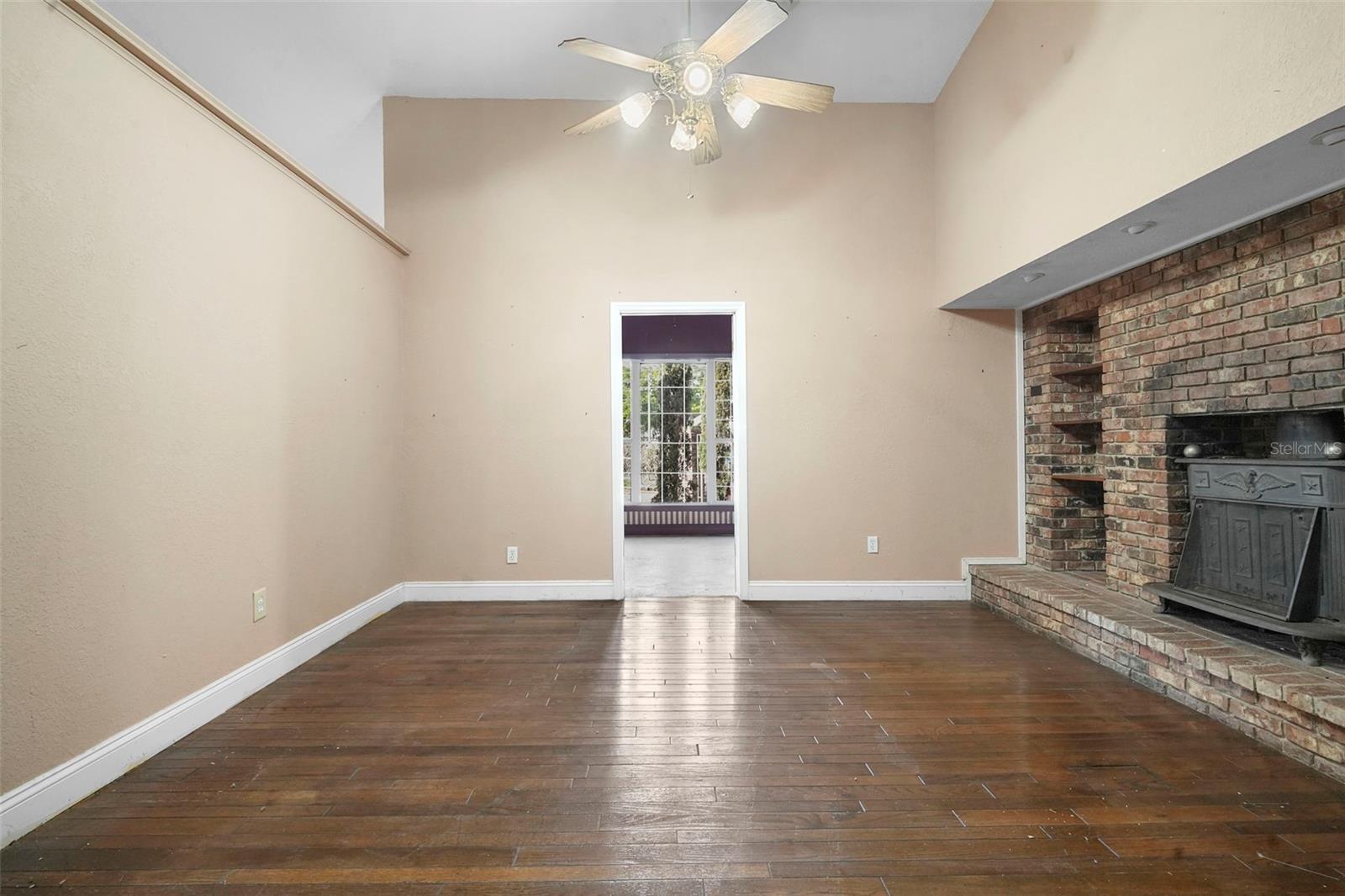 227 S HAWTHORNE AVE, APOPKA, FL, 32703