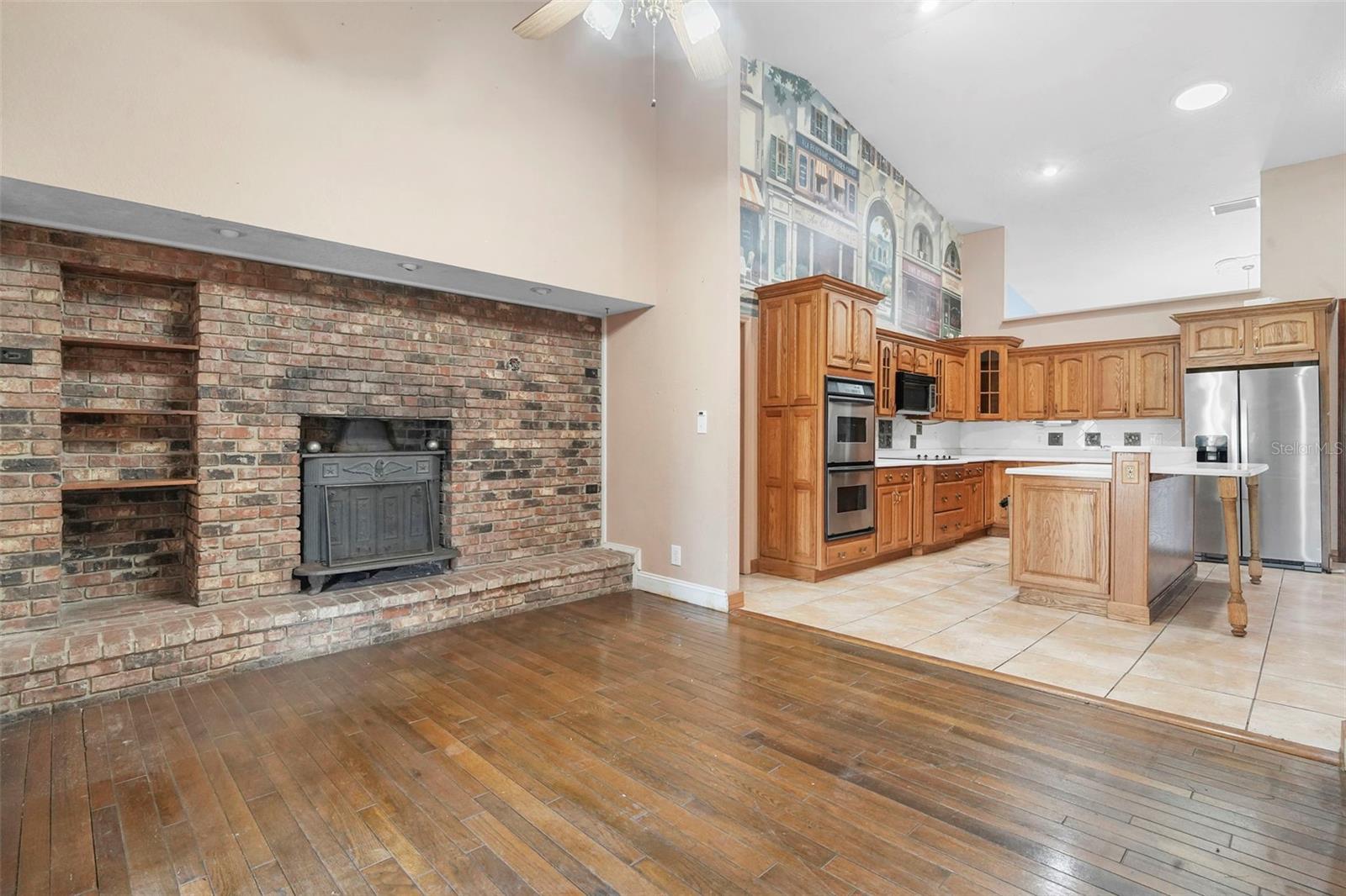 227 S HAWTHORNE AVE, APOPKA, FL, 32703