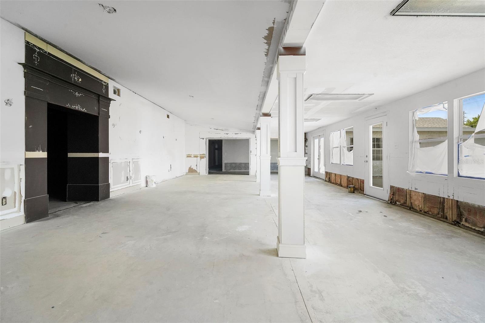 227 S HAWTHORNE AVE, APOPKA, FL, 32703