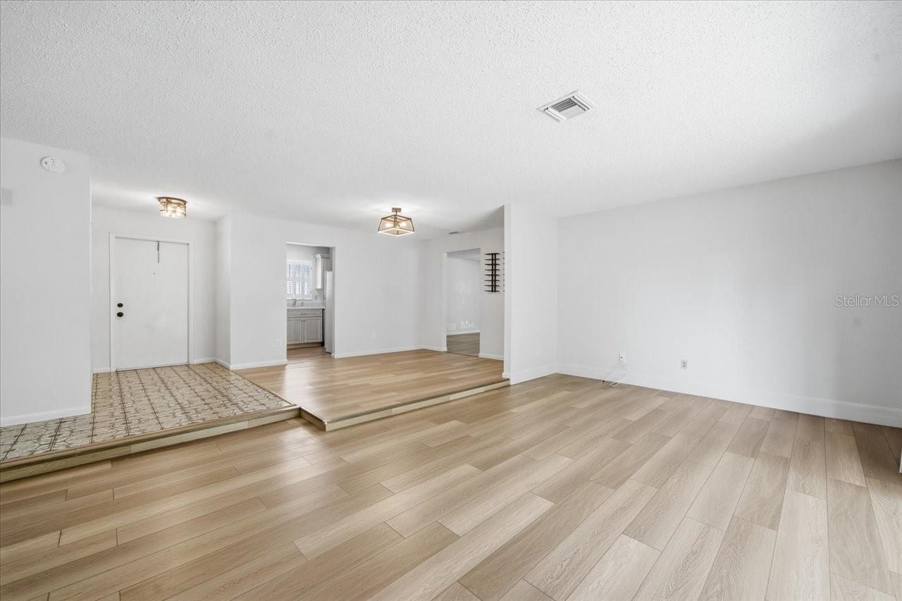 11875 90TH AVE, SEMINOLE, FL, 33772