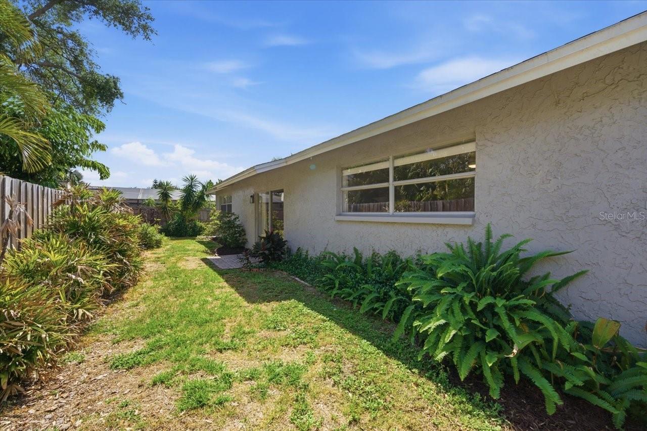 11875 90TH AVE, SEMINOLE, FL, 33772