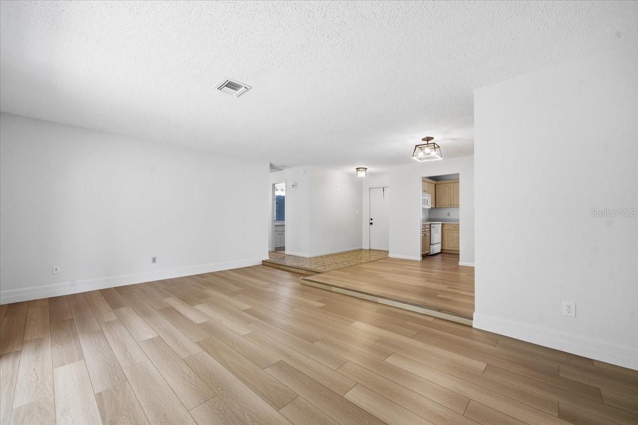 11875 90TH AVE, SEMINOLE, FL, 33772