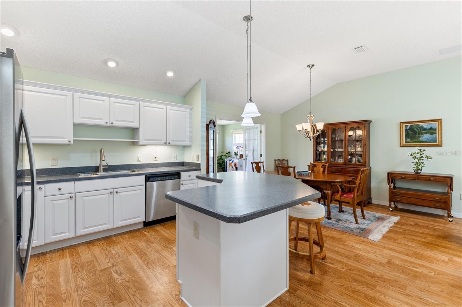 2725 MORVEN PARK WAY, THE VILLAGES, FL, 32162