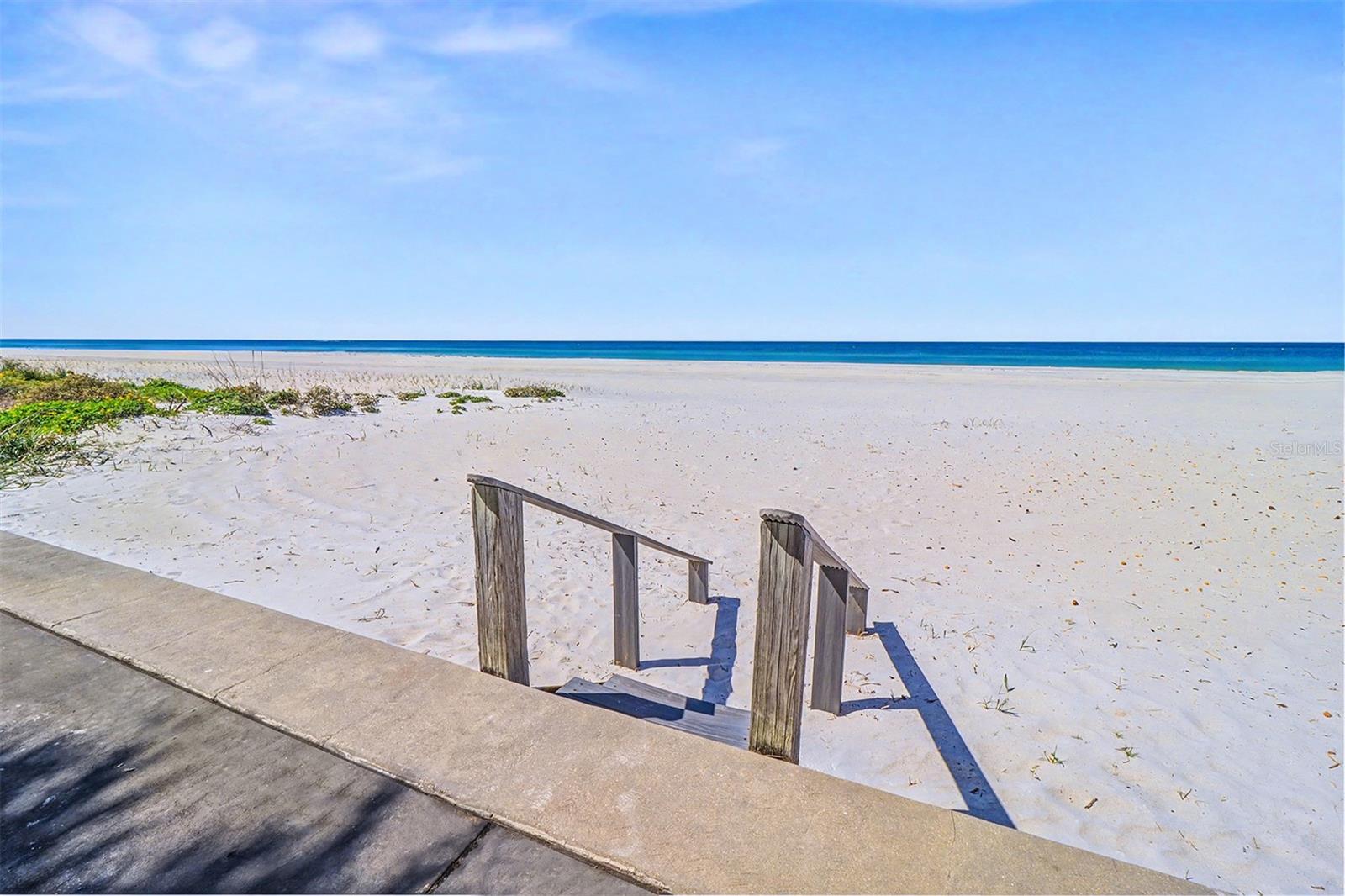 18206 SUNSET BLVD, REDINGTON SHORES, FL, 33708