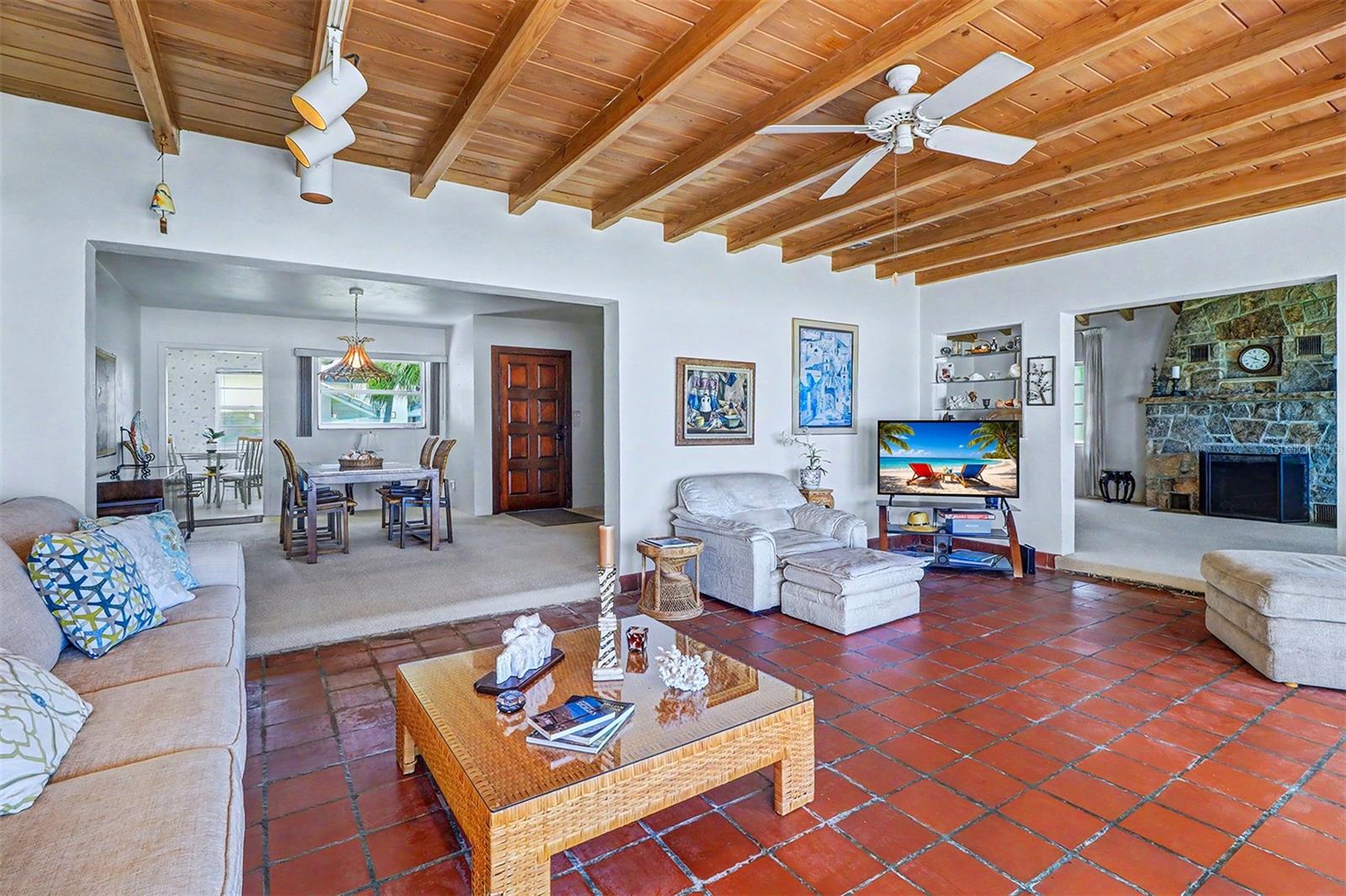 18206 SUNSET BLVD, REDINGTON SHORES, FL, 33708