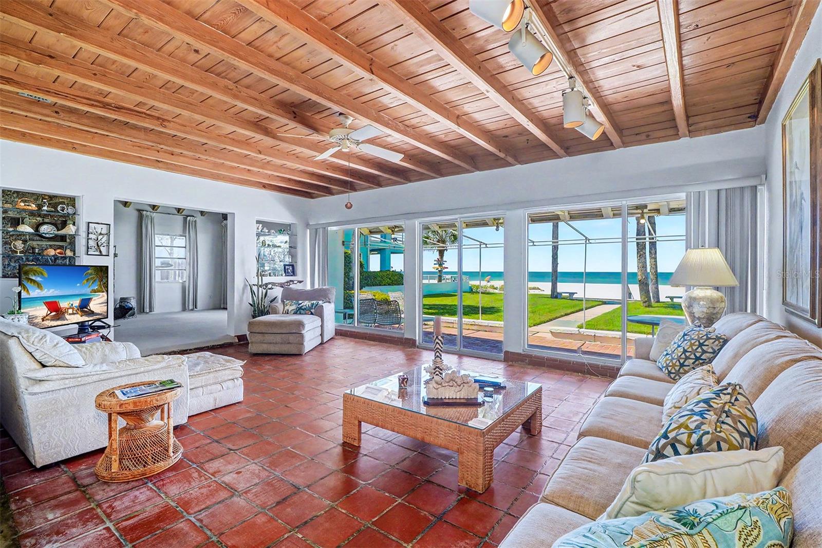 18206 SUNSET BLVD, REDINGTON SHORES, FL, 33708