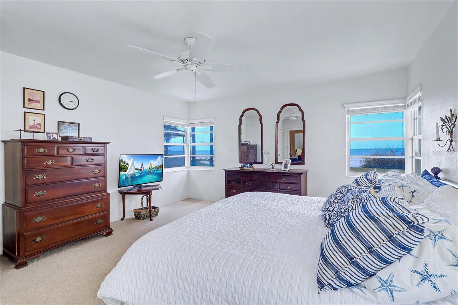 18206 SUNSET BLVD, REDINGTON SHORES, FL, 33708