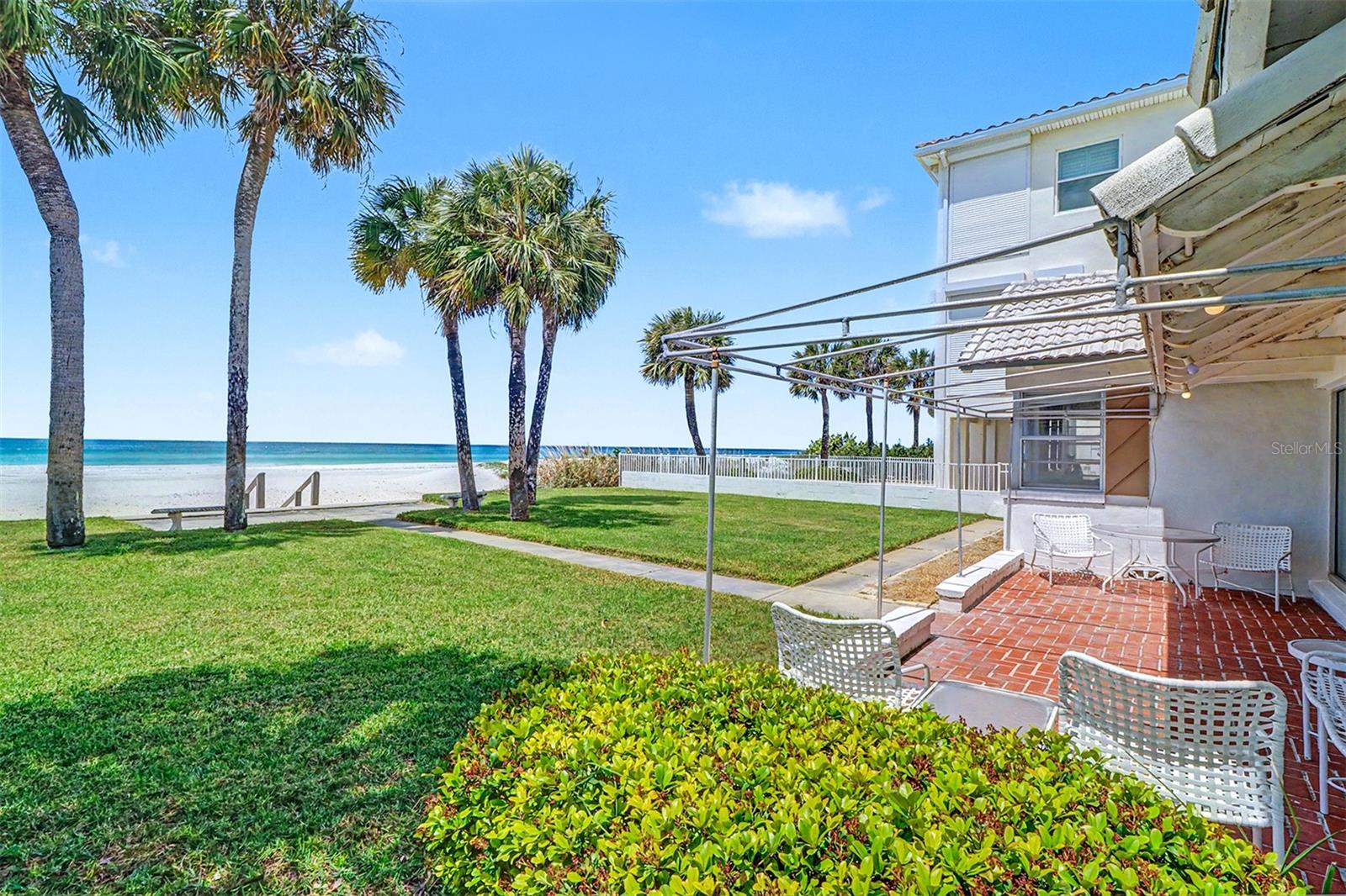 18206 SUNSET BLVD, REDINGTON SHORES, FL, 33708