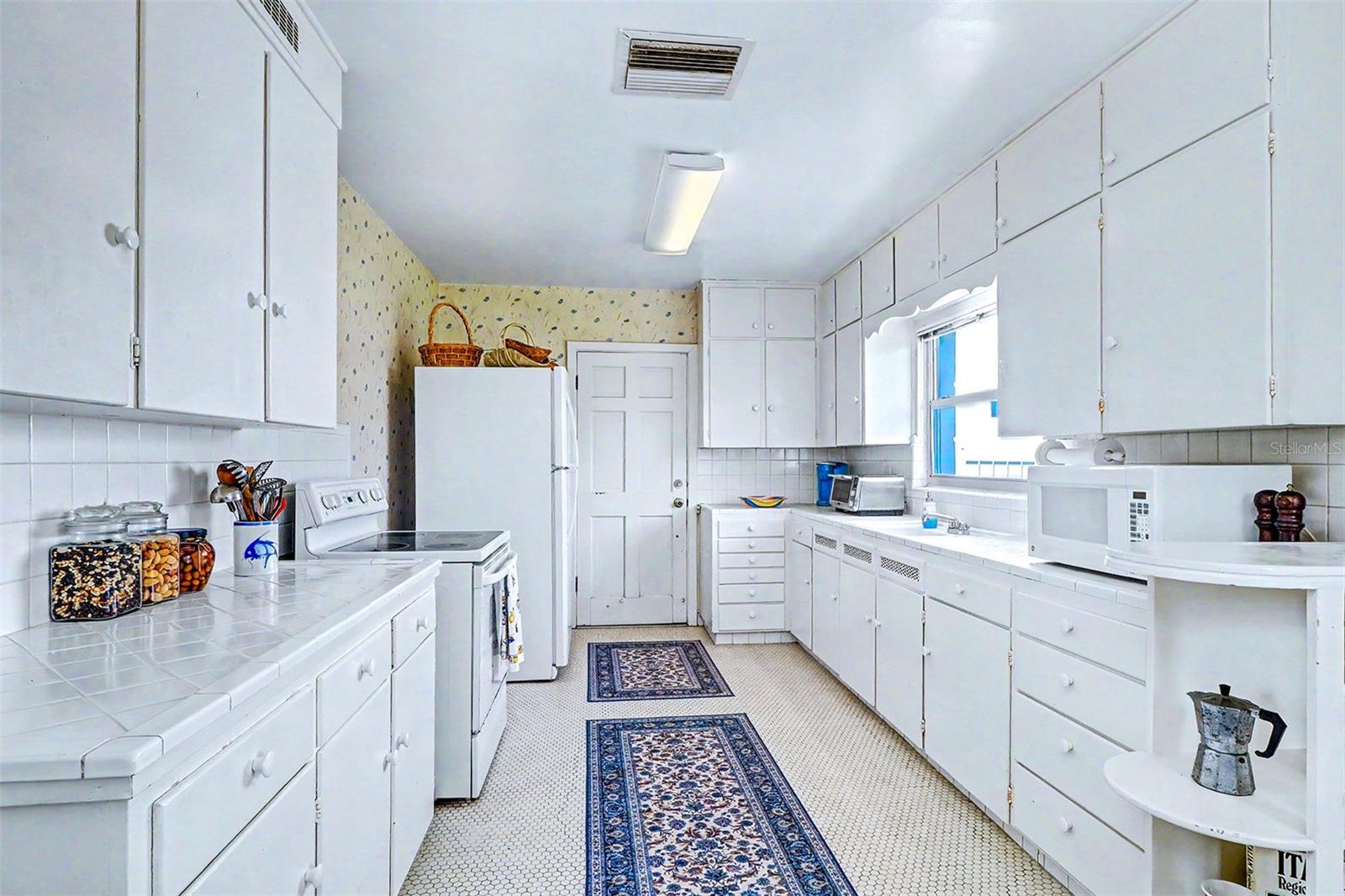 18206 SUNSET BLVD, REDINGTON SHORES, FL, 33708