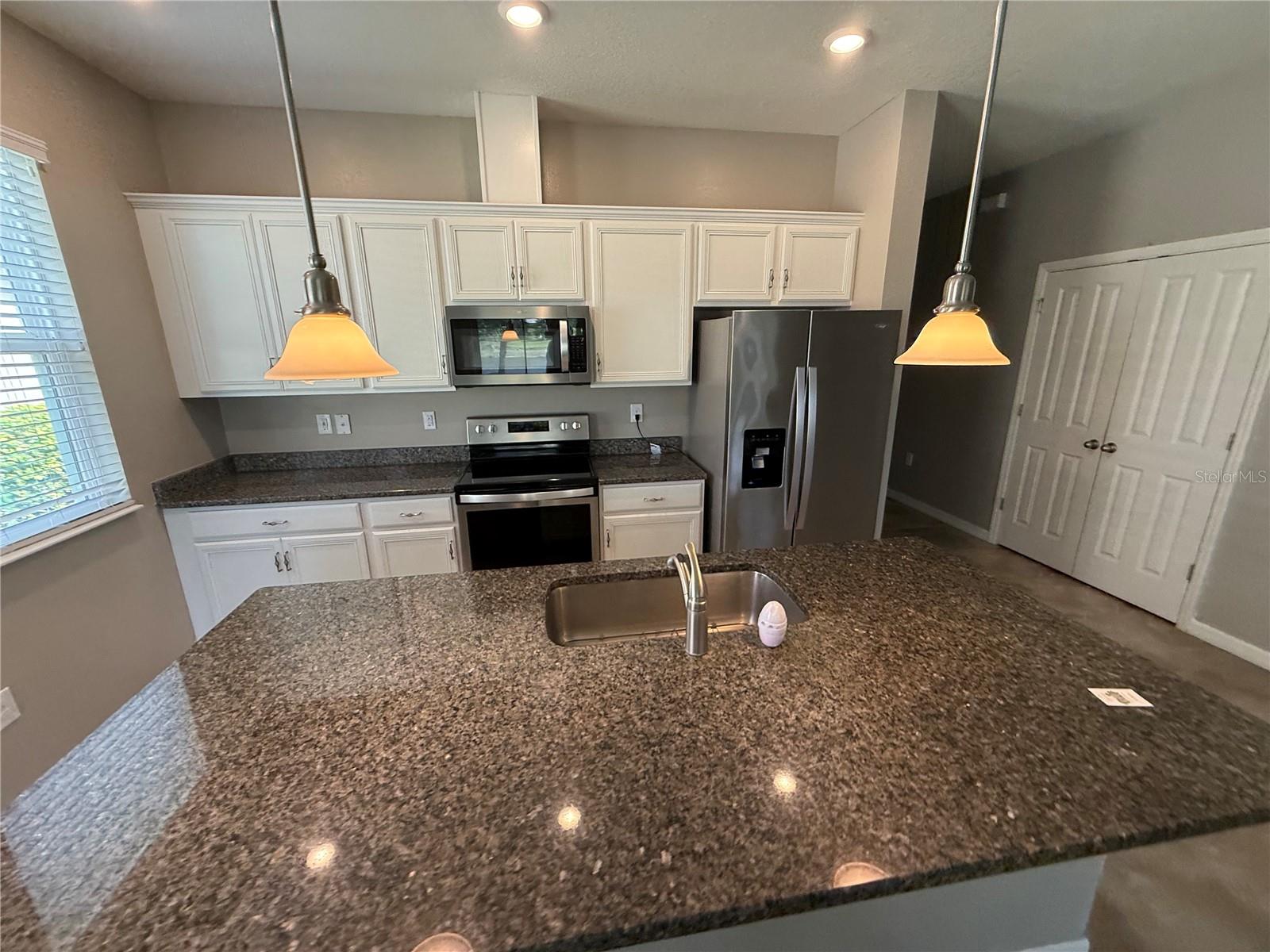 2049 MESIC HAMMOCK WAY, VENICE, FL, 34292