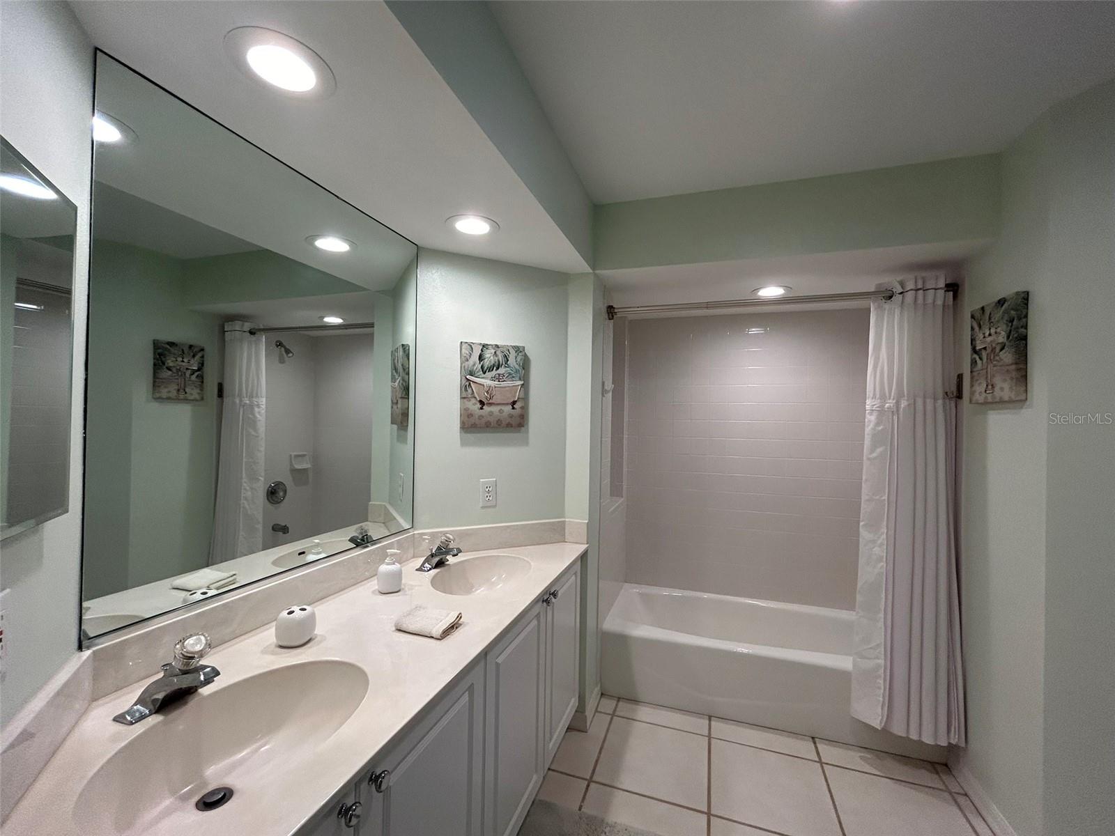 3605 54TH DR W #203, BRADENTON, FL, 34210