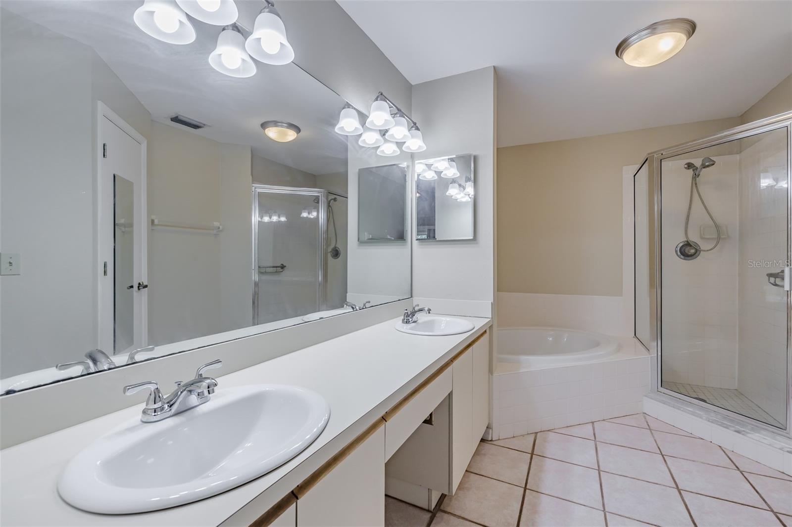 14643 PAR CLUB CIR #14643, TAMPA, FL, 33618